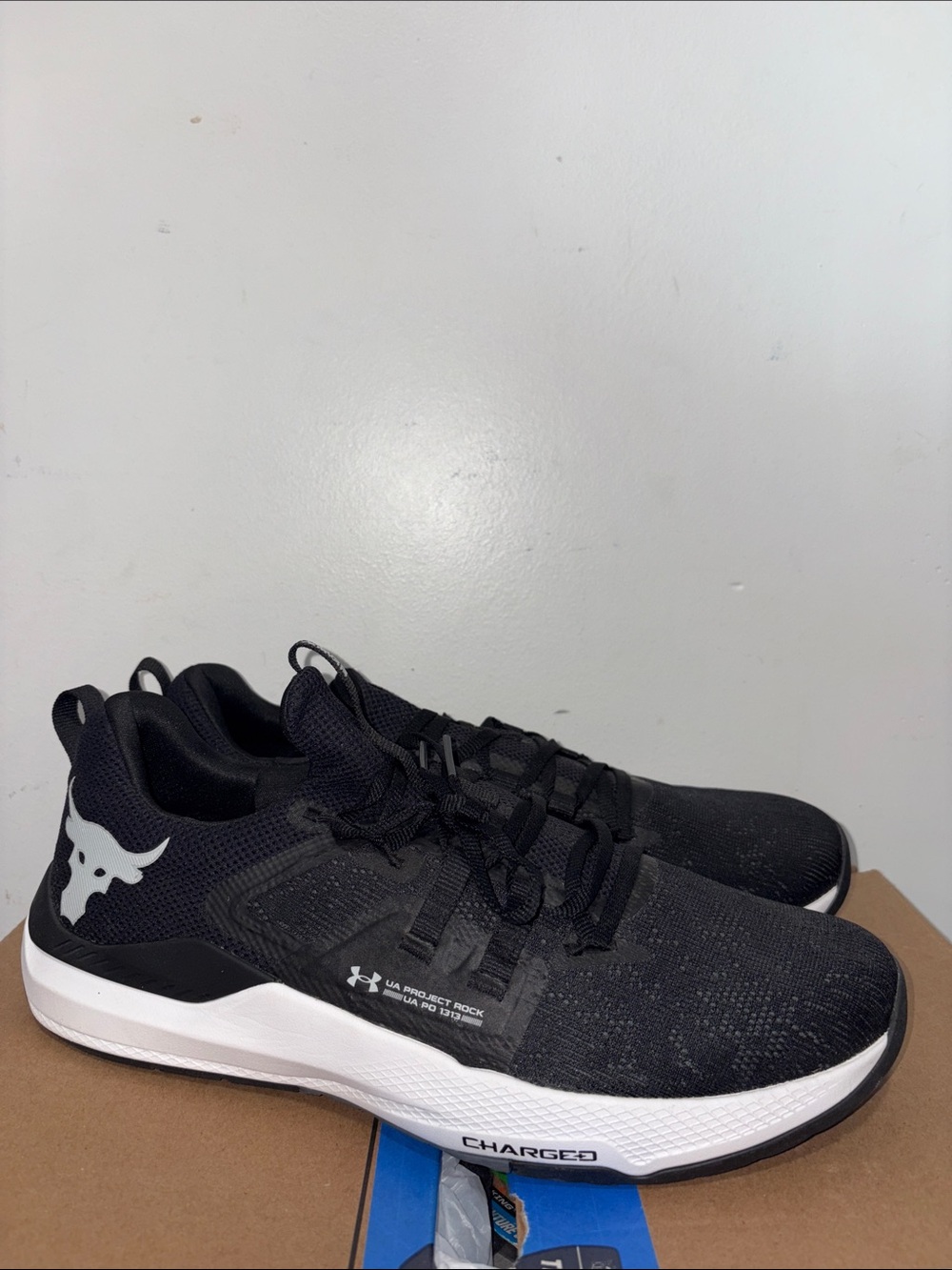 Men’s Under Armour Project Rock Black with White Midsole sneakers size 14